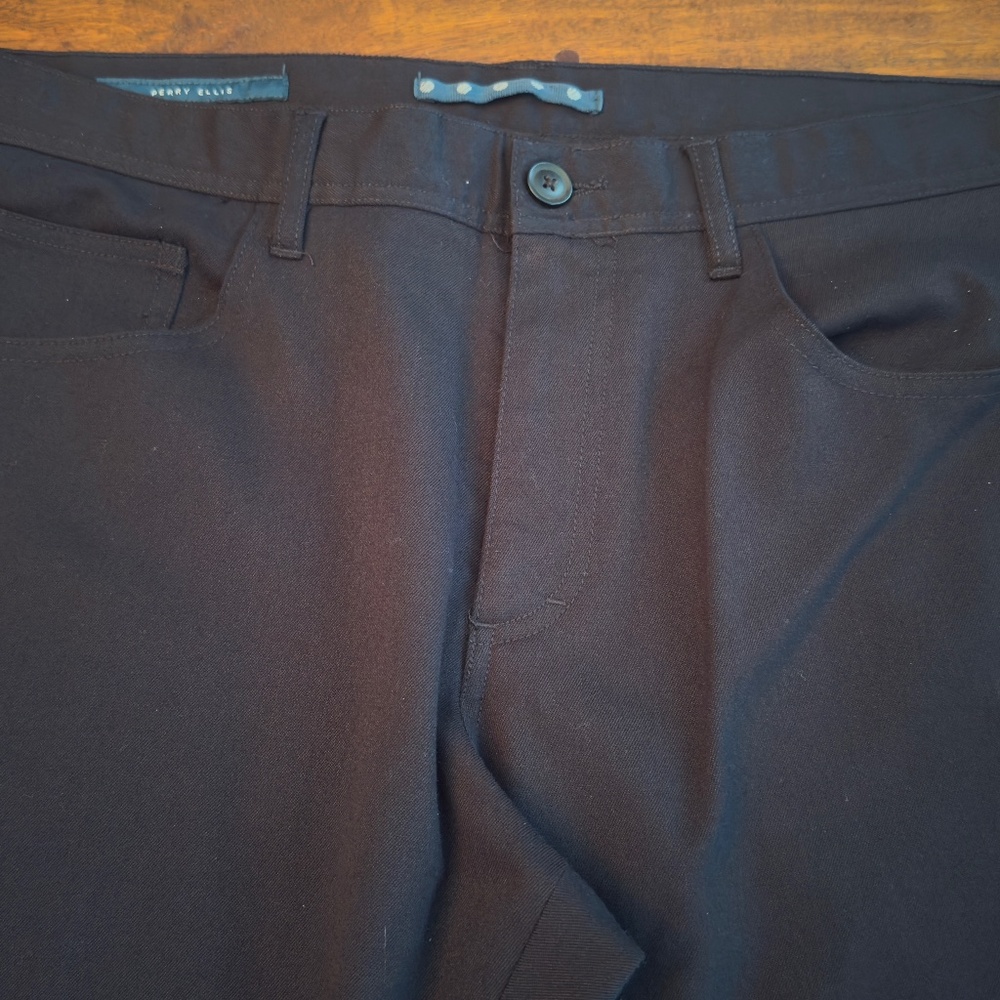Perry Ellis TWO pairs of 5-pocket pants - Picture 2 of 14